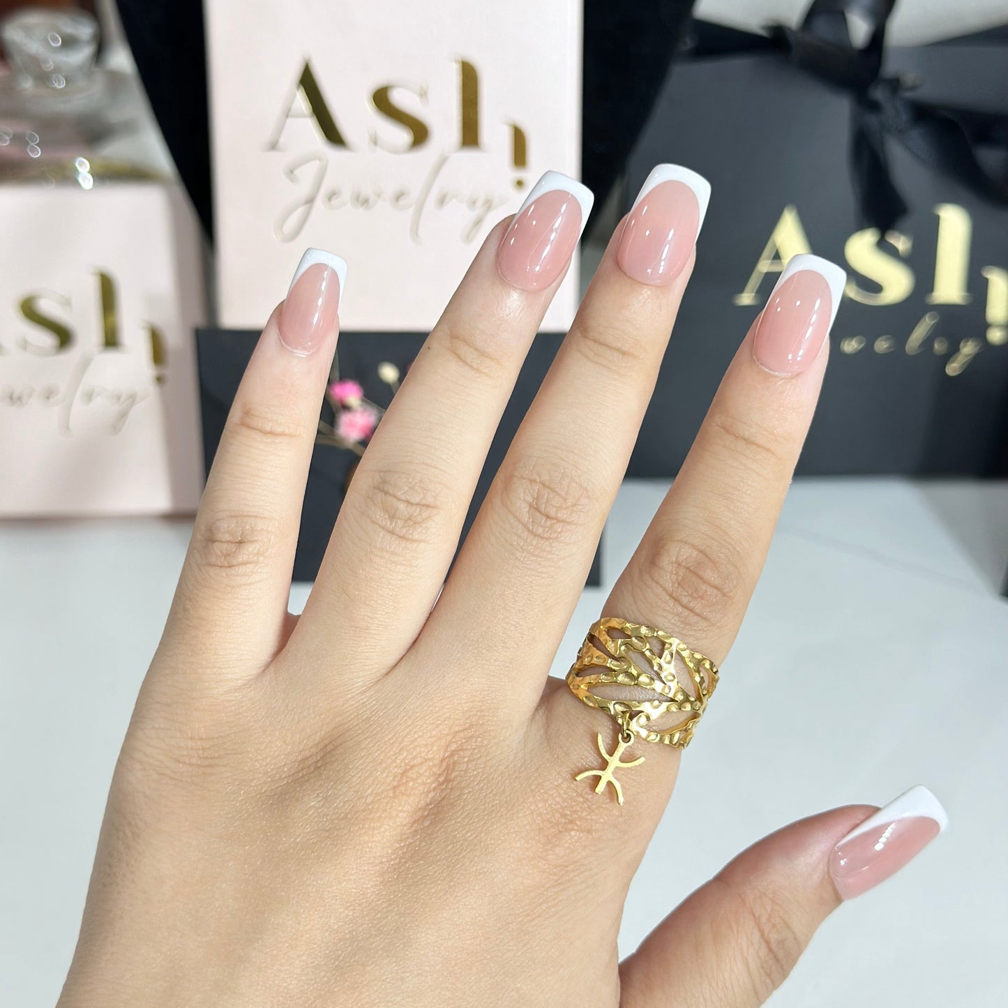 Bague ⵣ