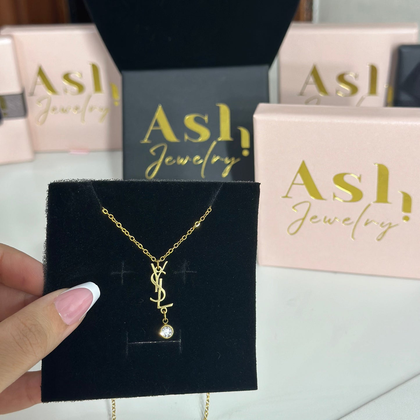 حزمة Ysl ( Collier et Gourmette )
