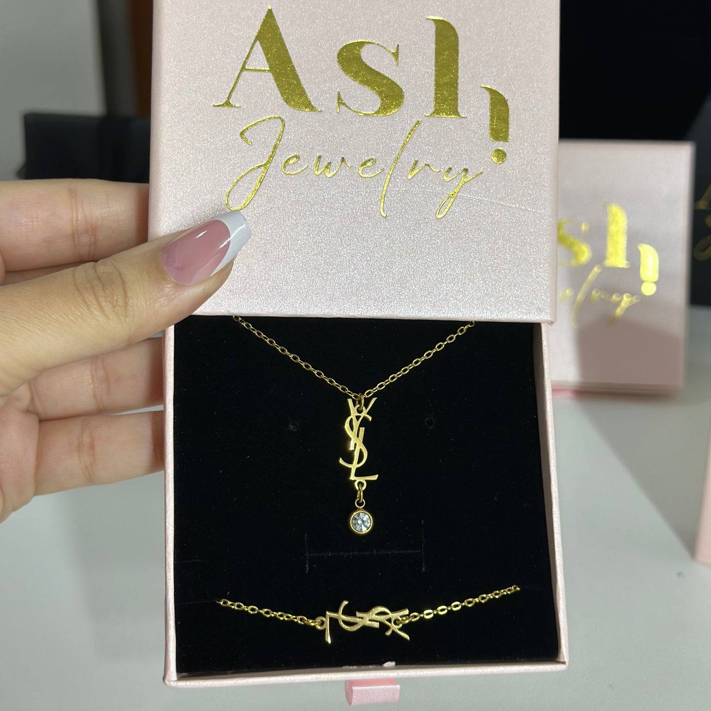 حزمة Ysl ( Collier et Gourmette )