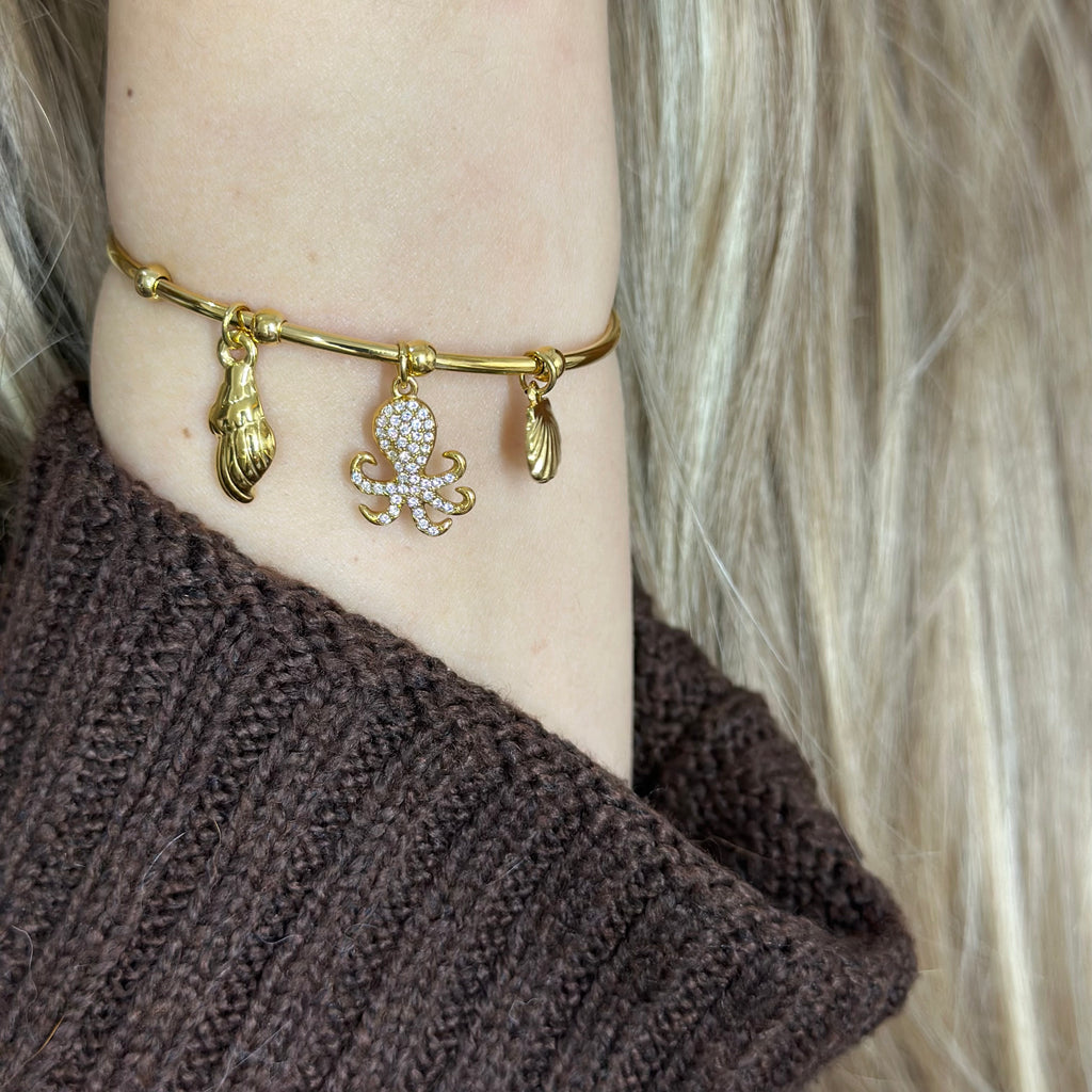 الذواقة الحرف الأول من ديامور