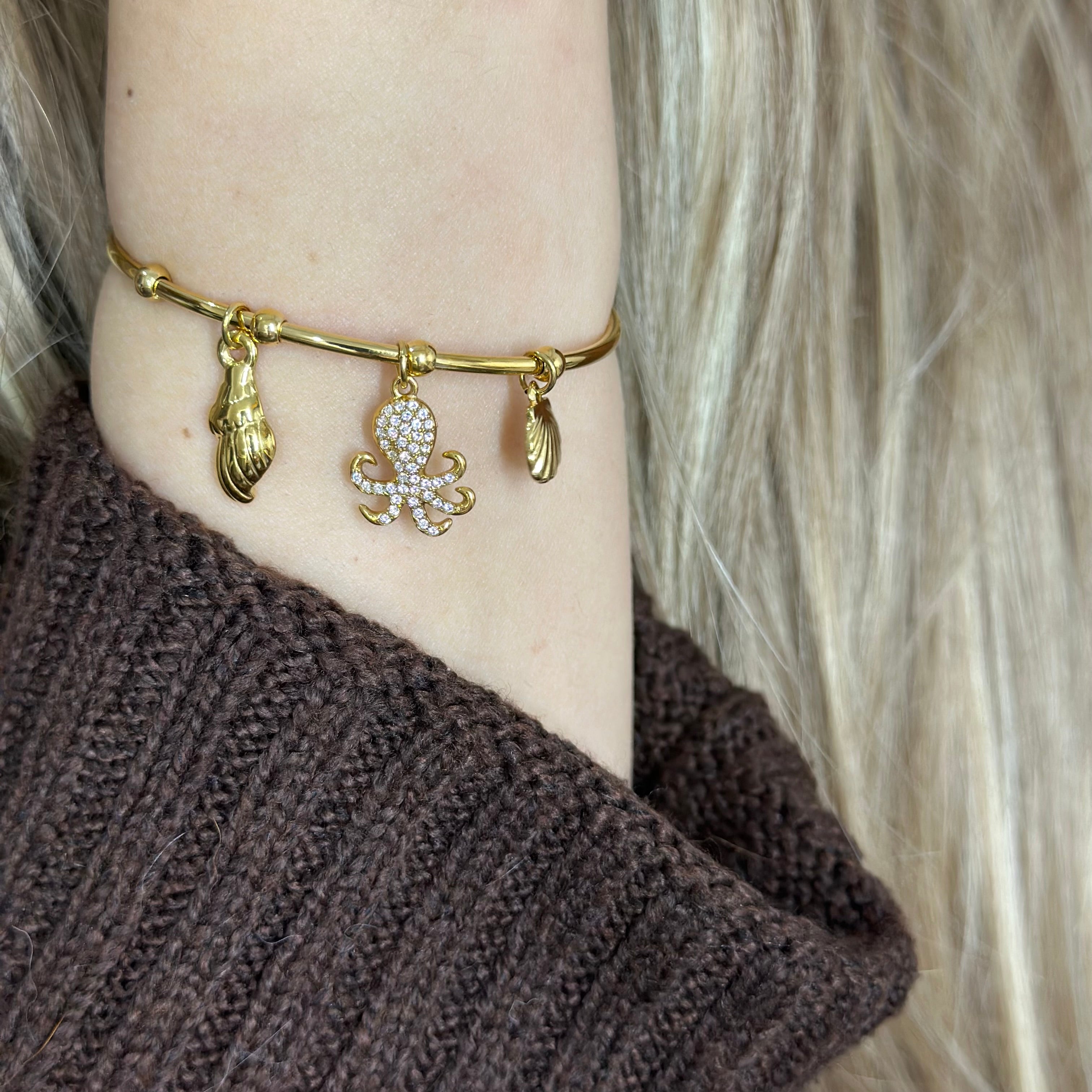 الذواقة الحرف الأول من ديامور