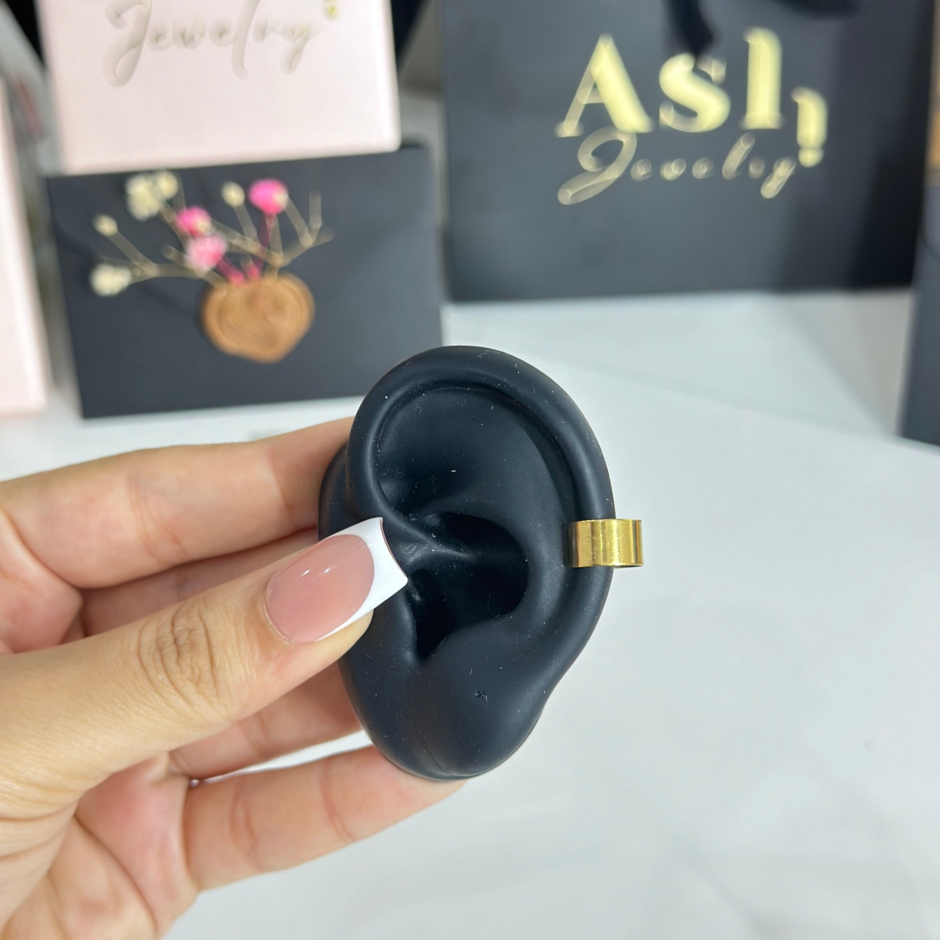 Ear cuff RIA-1 piece (sans piercing)