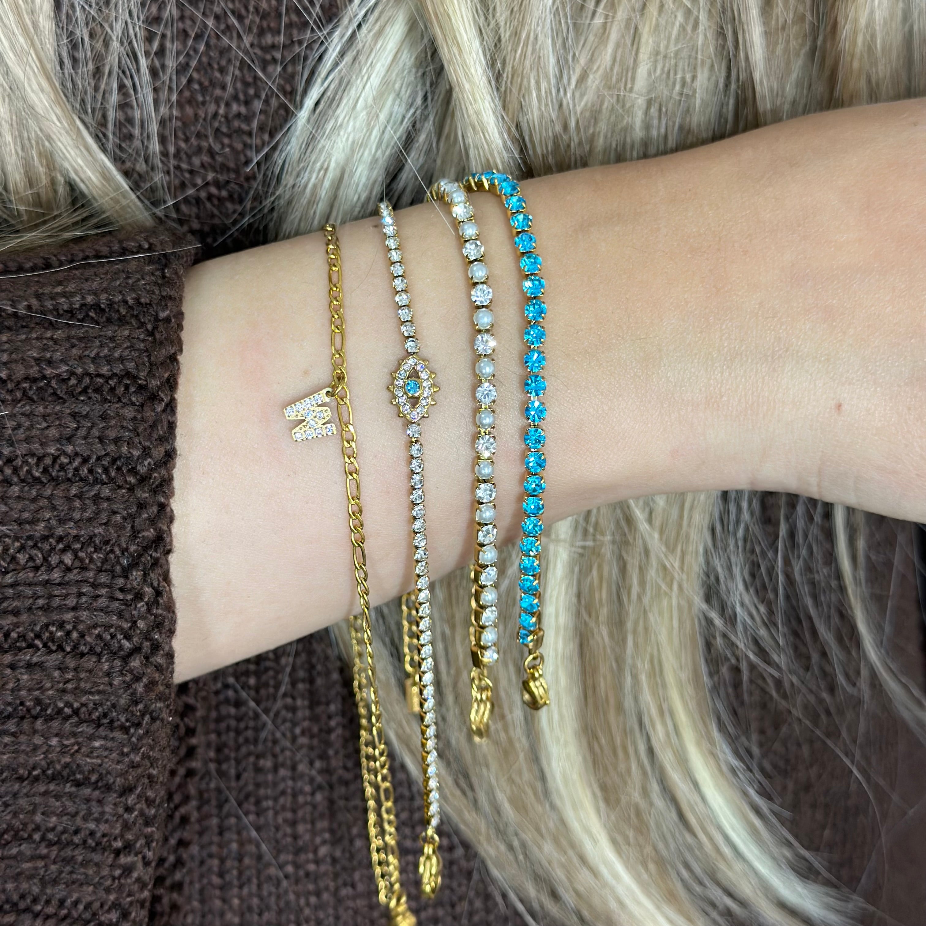 الذواقة الحرف الأول من ديامور