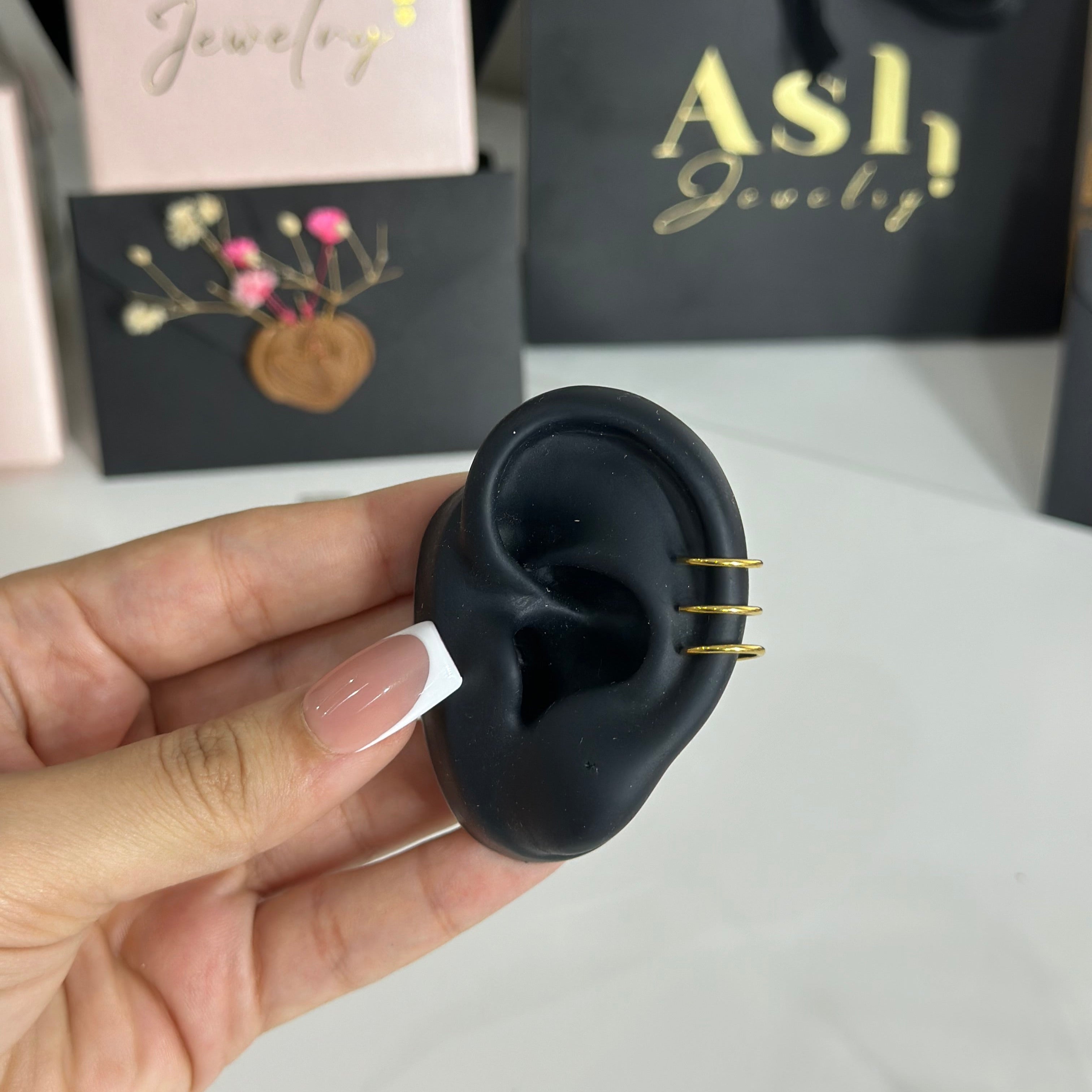 Ear cuff ORINA-1 piece (sans piercing)