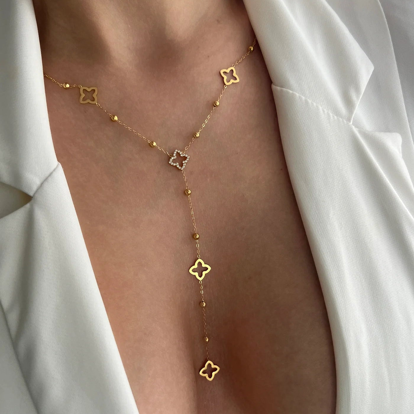 الذواقة الحرف الأول من ديامور