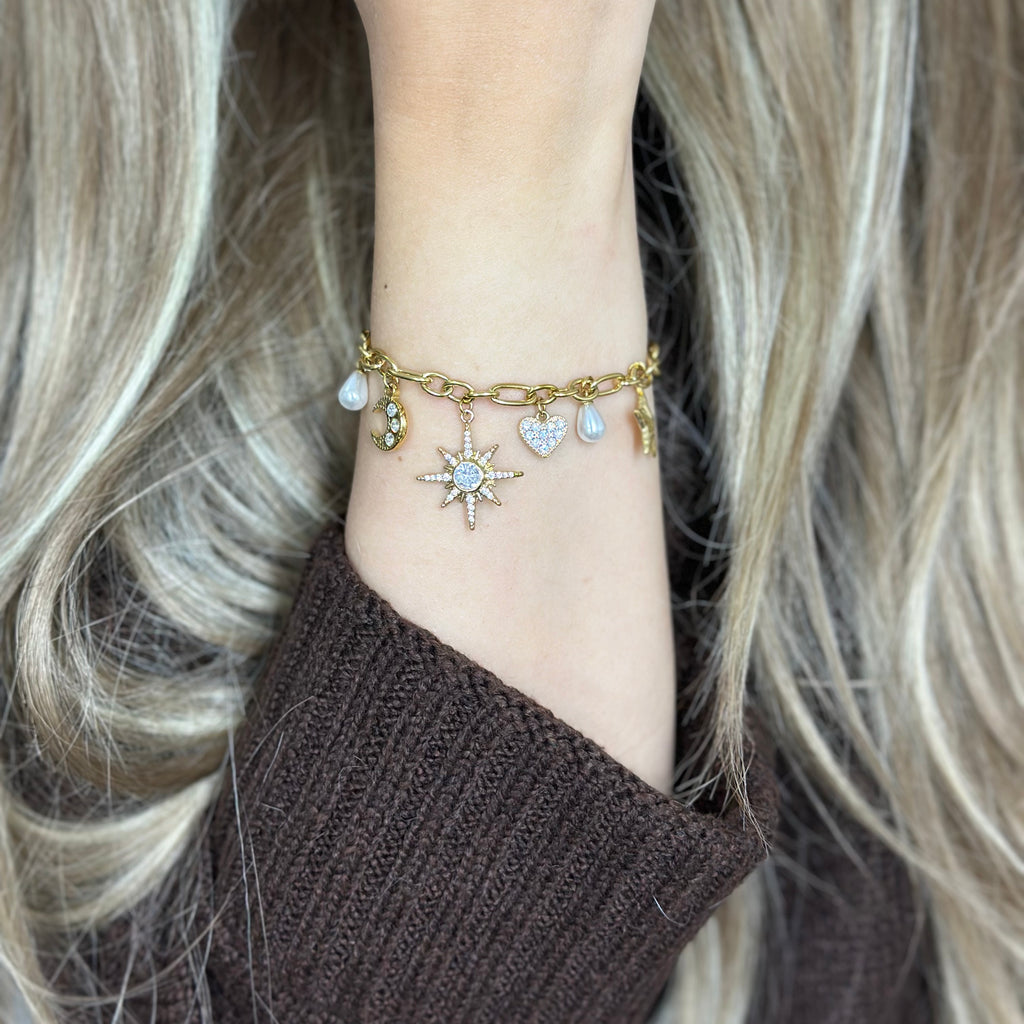 الذواقة الحرف الأول من ديامور