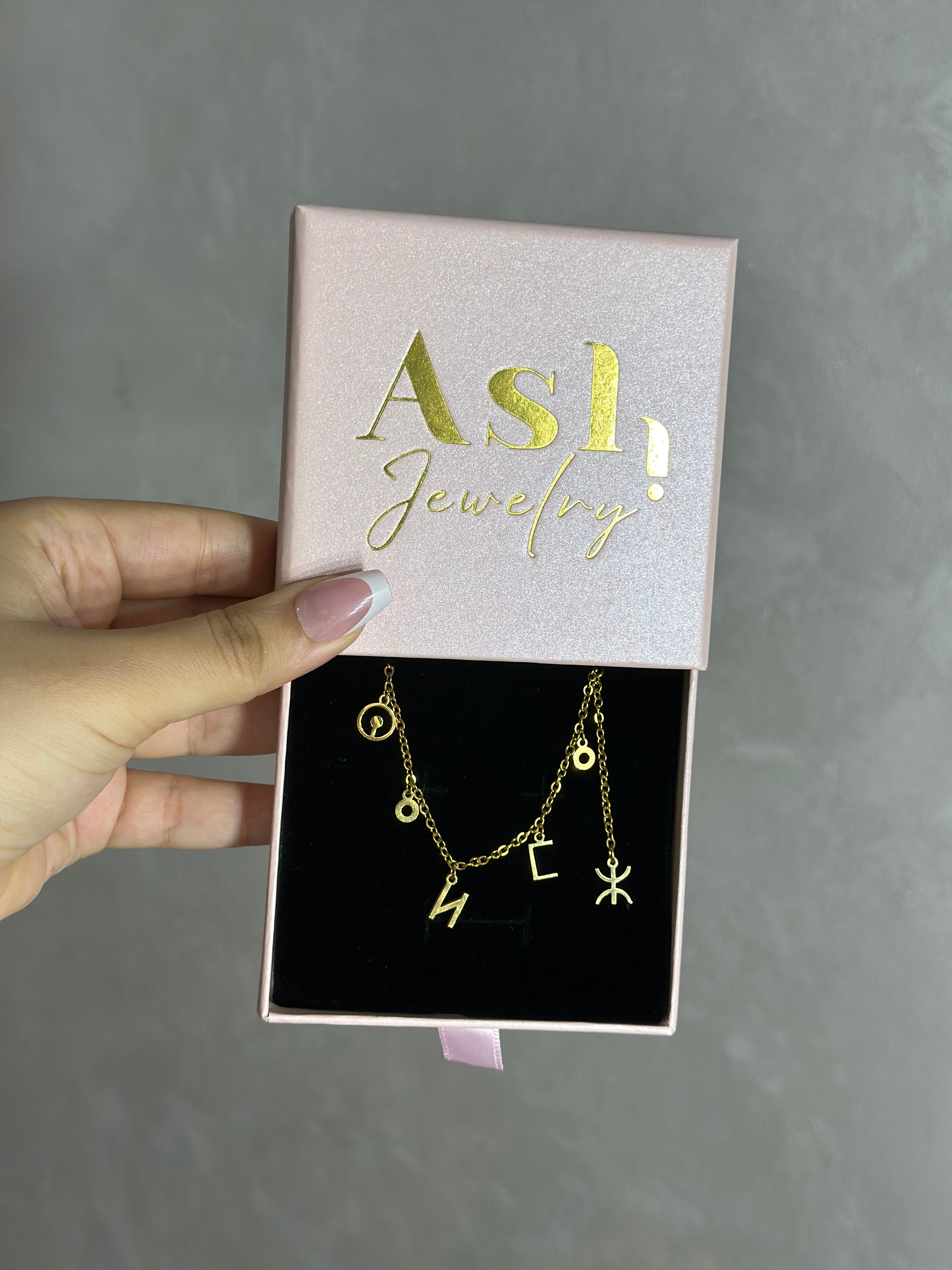 كولير برنس DELILA أمازيغي + ⵣ (TIFINAGH)