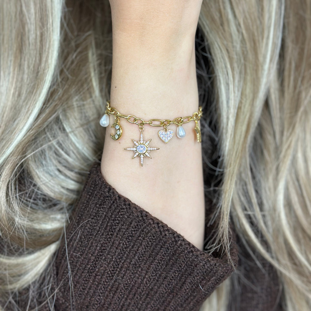 الذواقة الحرف الأول من ديامور