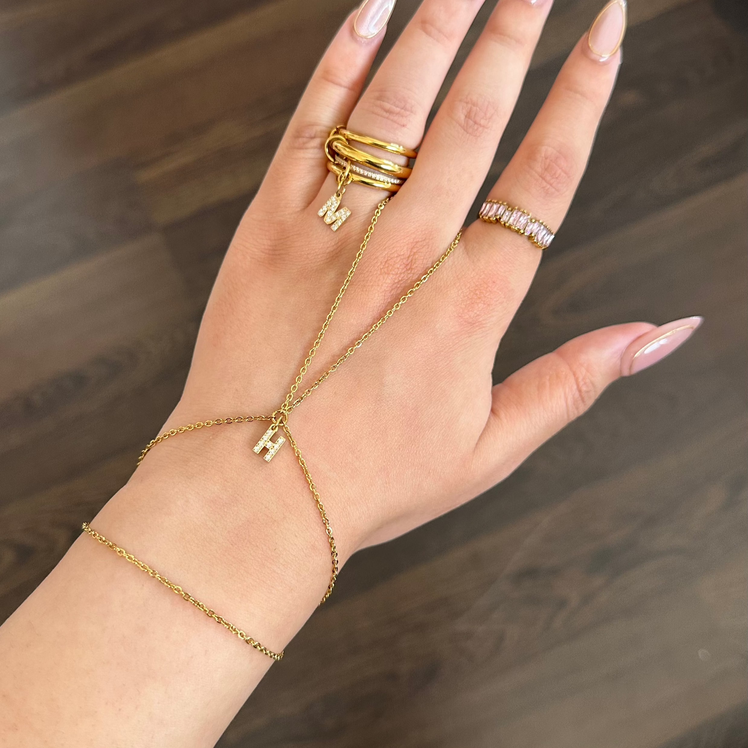 Chaîne de main intiale LUSTRA