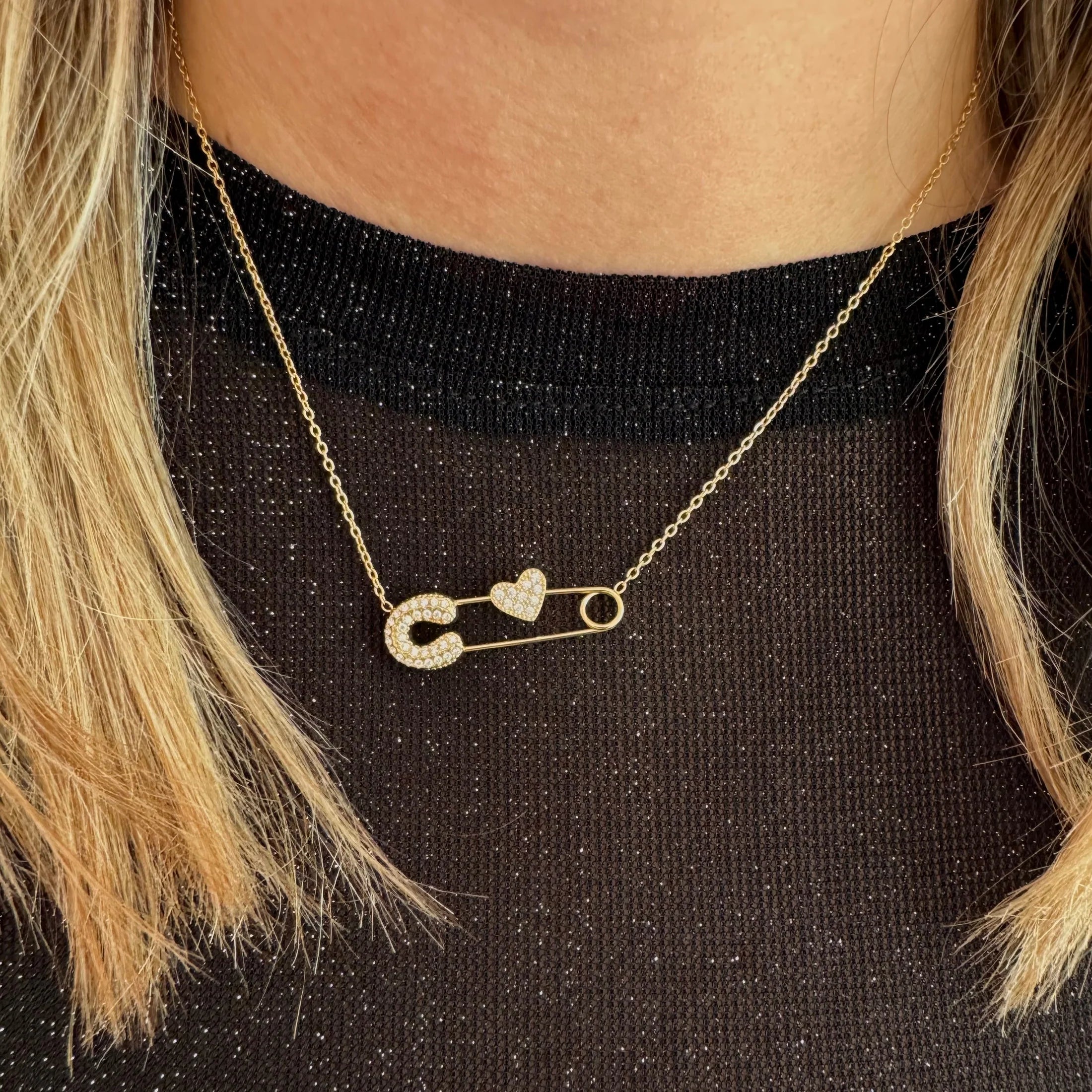 الذواقة الحرف الأول من ديامور