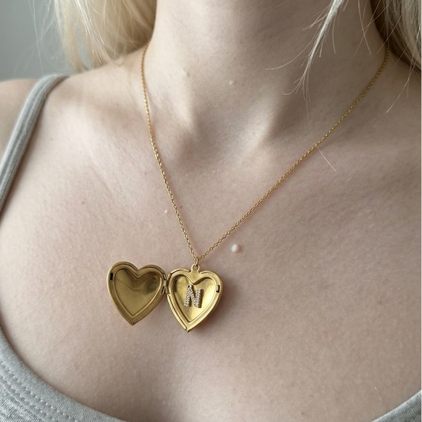 Collier initiale secret