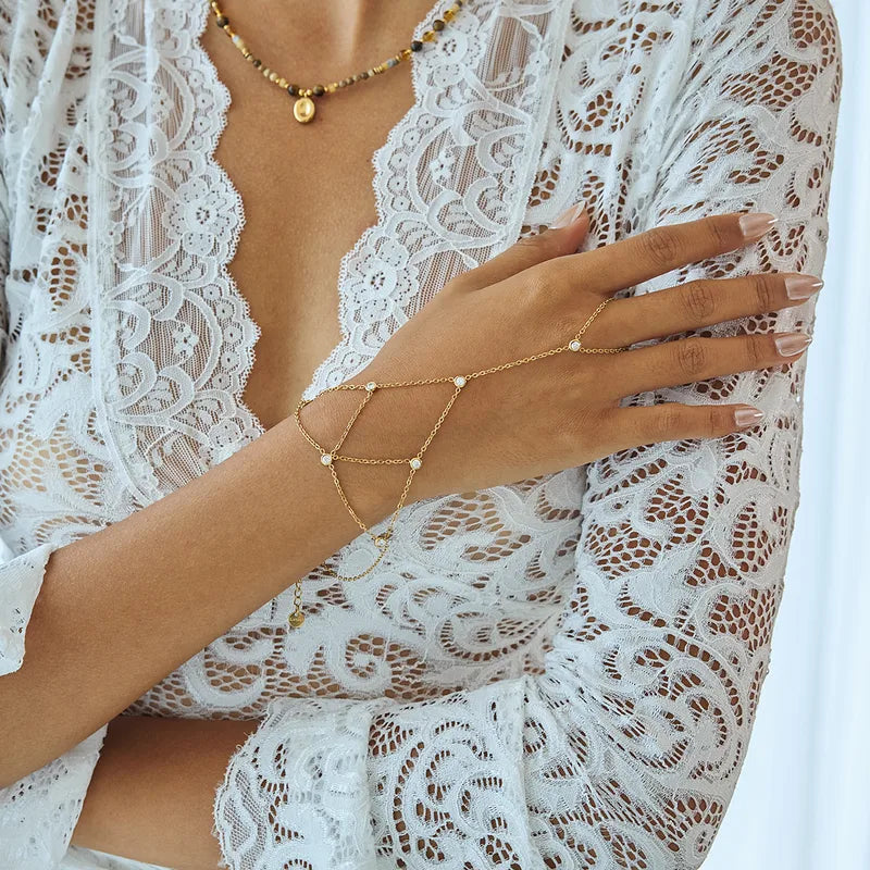 الذواقة الحرف الأول من ديامور